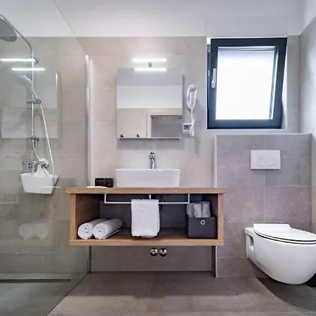 Valis Hotel apartamentowy Lopar